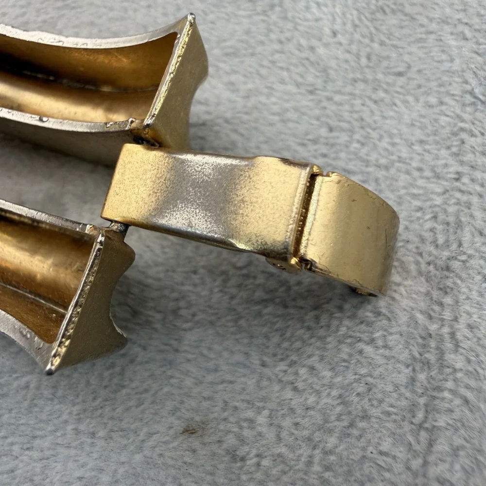 Estate visible chipping